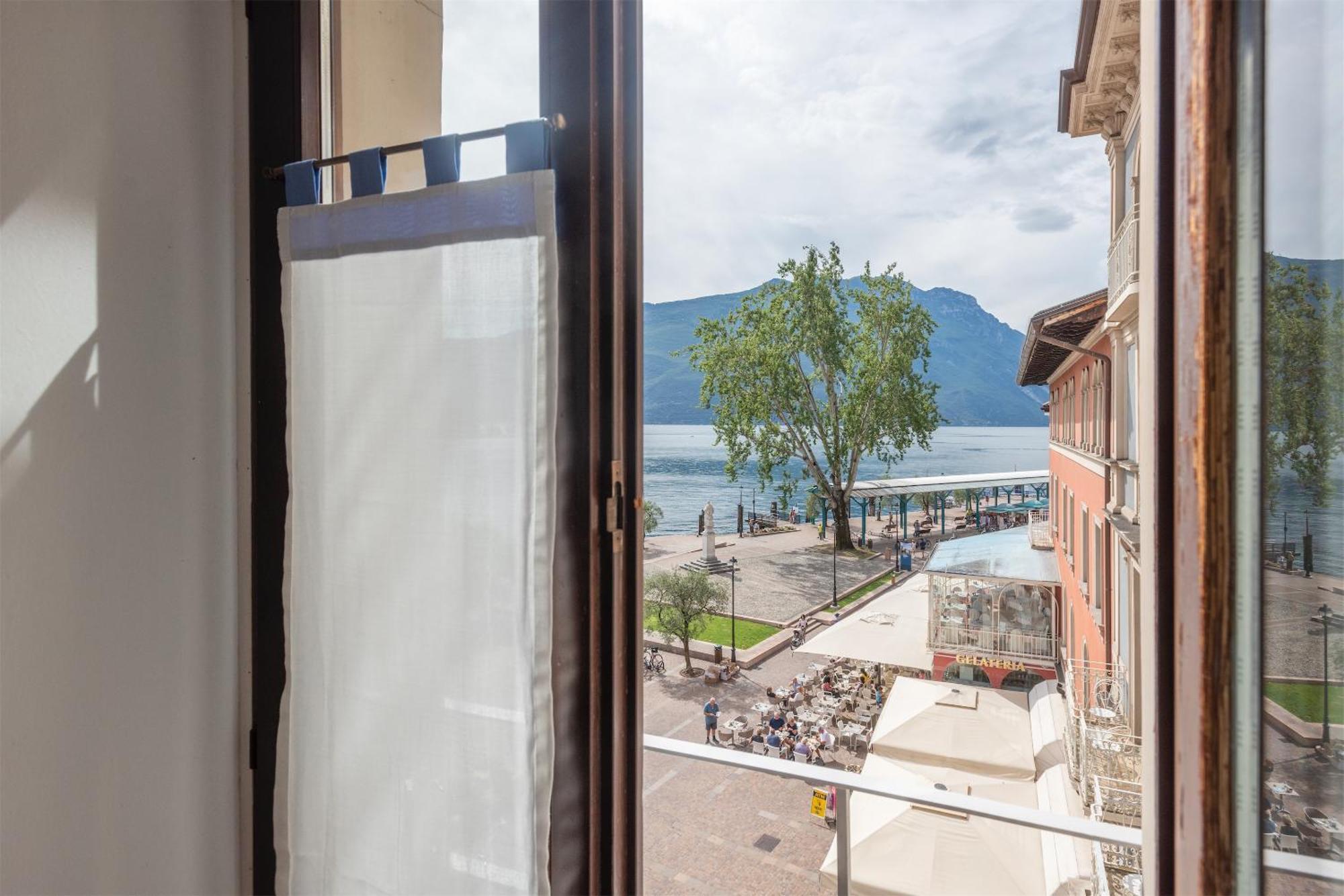 Casa La Torre, The View On The Lake Riva del Garda Exterior foto